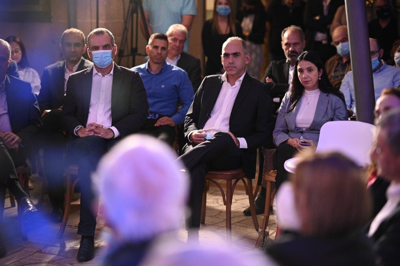 1o Town Hall Meeting