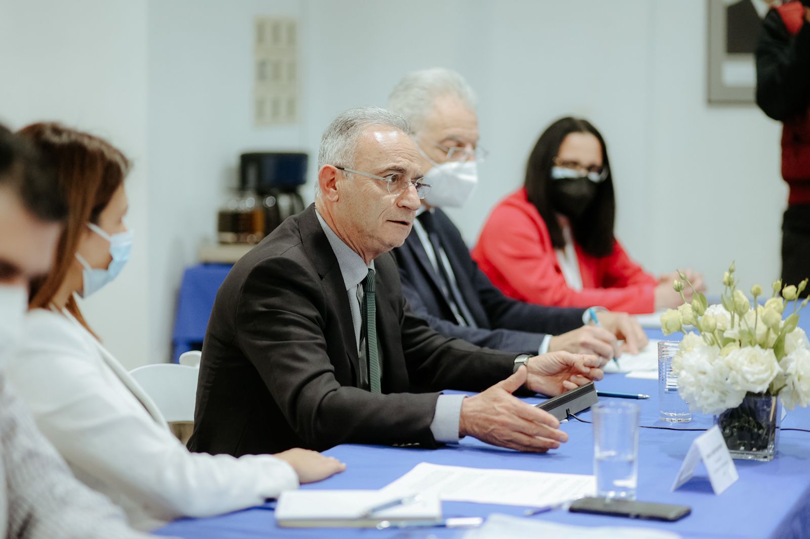 Συζήτηση στρογγυλής τραπέζης με θέμα το ολοήμερο σχολείο Συζήτηση στρογγυλής τραπέζης με θέμα το ολοήμερο σχολείο